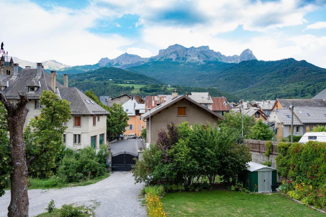 Charme Et Standing Centre Ville Barcelonnette Exterior photo